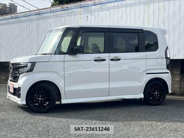 Honda N BOX CUSTOM 2022-02 8562893-2