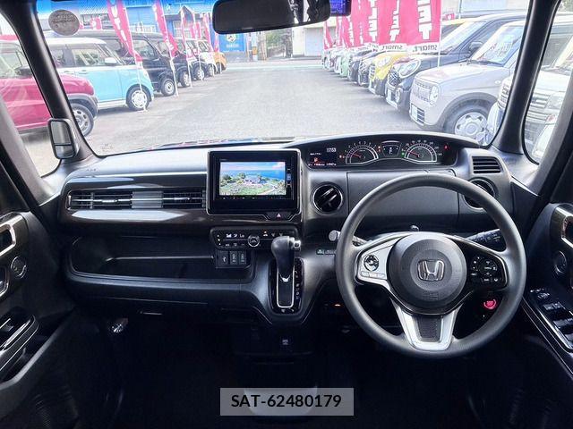 Honda N BOX CUSTOM 2018-01 8562933-9