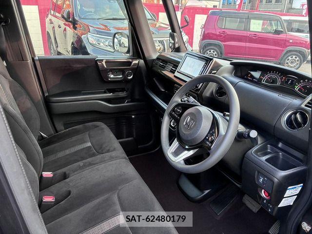Honda N BOX CUSTOM 2018-01 8562933-10
