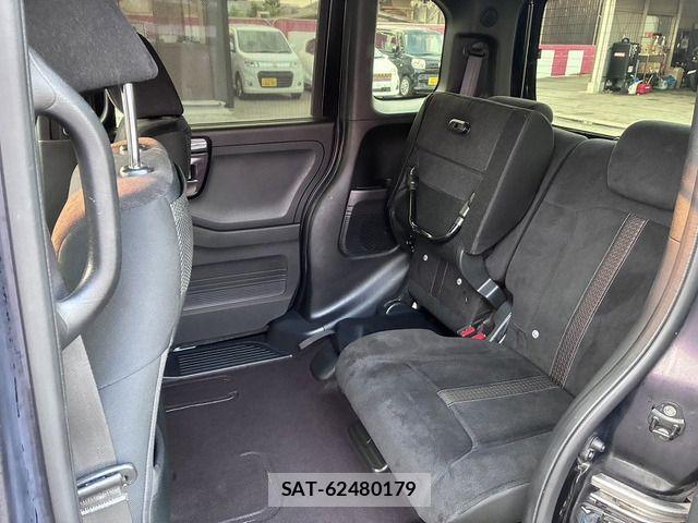 Honda N BOX CUSTOM 2018-01 8562933-13