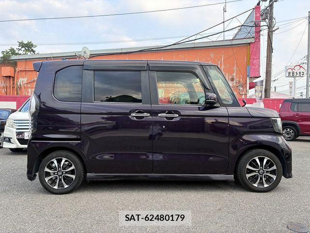 Honda N BOX CUSTOM 2018-01 8562933-5