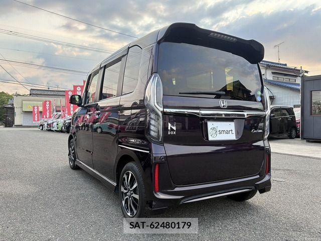 Honda N BOX CUSTOM 2018-01 8562933-6