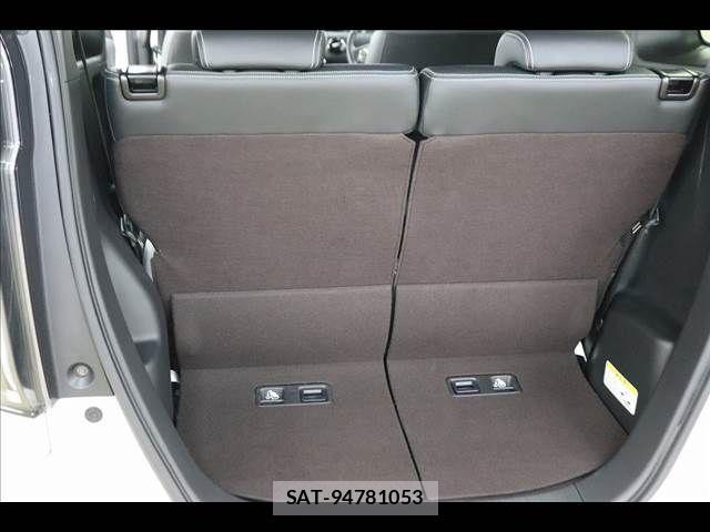 Honda N BOX CUSTOM 2020-03 8628026-13