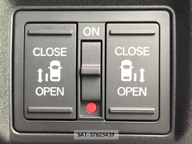 Honda N BOX CUSTOM 2025-12 8627984-4