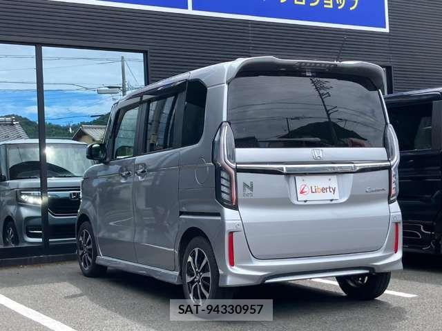 Honda N BOX CUSTOM 2017-12 8628047-17