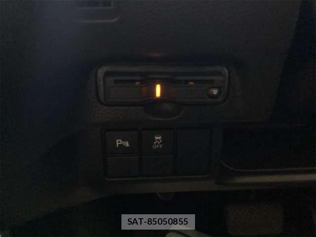 Honda N BOX CUSTOM 2022-03 8627997-11