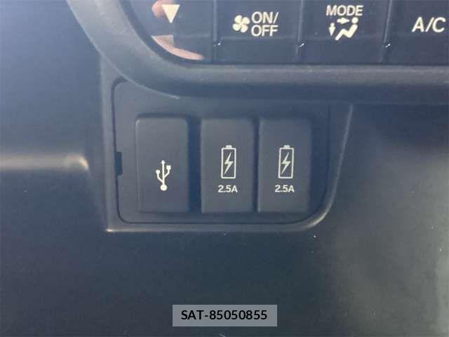 Honda N BOX CUSTOM 2022-03 8627997-15