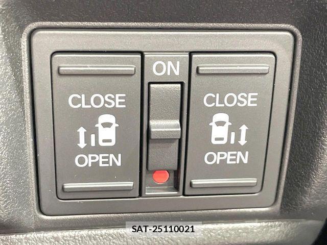 Honda N BOX CUSTOM 2023-11 8627983-2