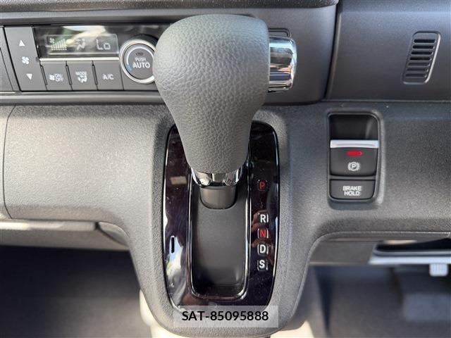 Honda N BOX CUSTOM 2026-07 8660555-18