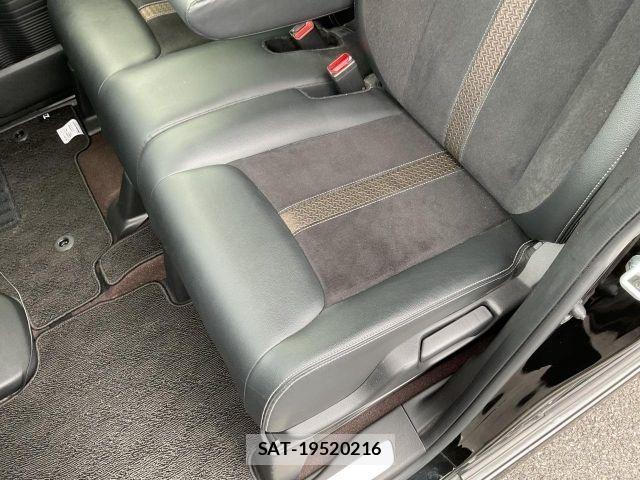 Honda N BOX CUSTOM 2018-04 8666624-12