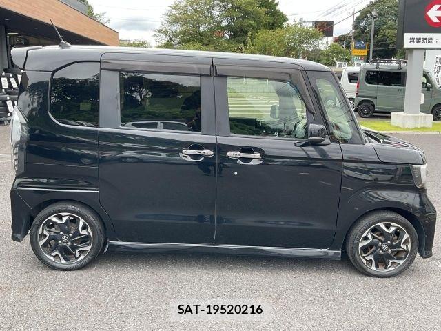 Honda N BOX CUSTOM 2018-04 8666624-16