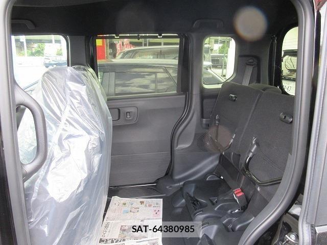Honda N BOX CUSTOM 2026-08 8660565-17