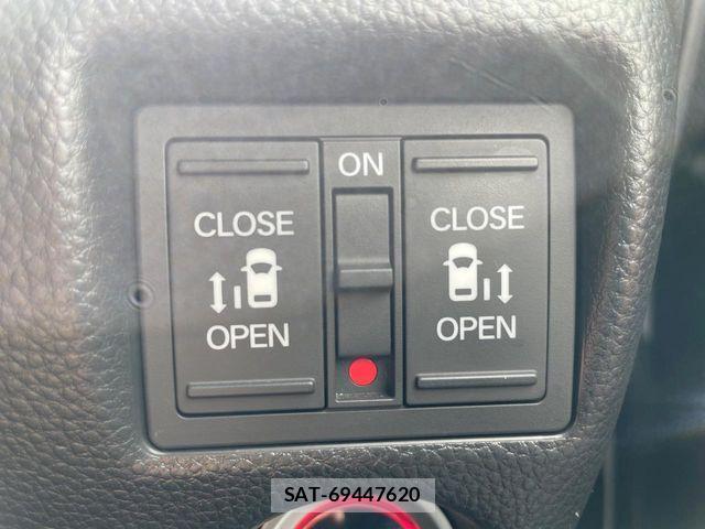 Honda N BOX CUSTOM 2018-04 8660617-4