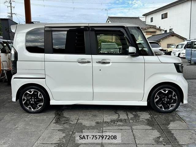 Honda N BOX CUSTOM 2018-08 8660592-10