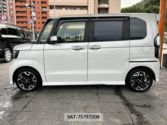 Honda N BOX CUSTOM 2018-08 8660592-11