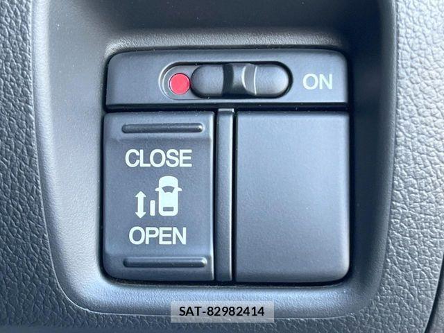Honda N BOX CUSTOM 2017-02 8666627-5