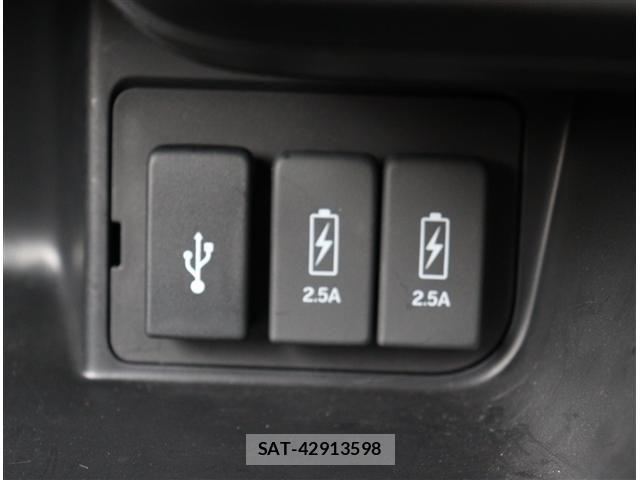 Honda N BOX CUSTOM 2023-03 8660557-10