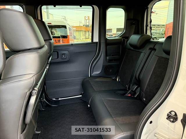 Honda N BOX CUSTOM 2023-10 8666615-18