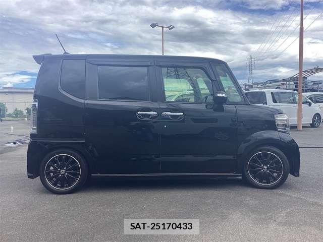 Honda N BOX CUSTOM 2017-08 8686148-9
