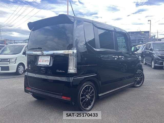 Honda N BOX CUSTOM 2017-08 8686148-7