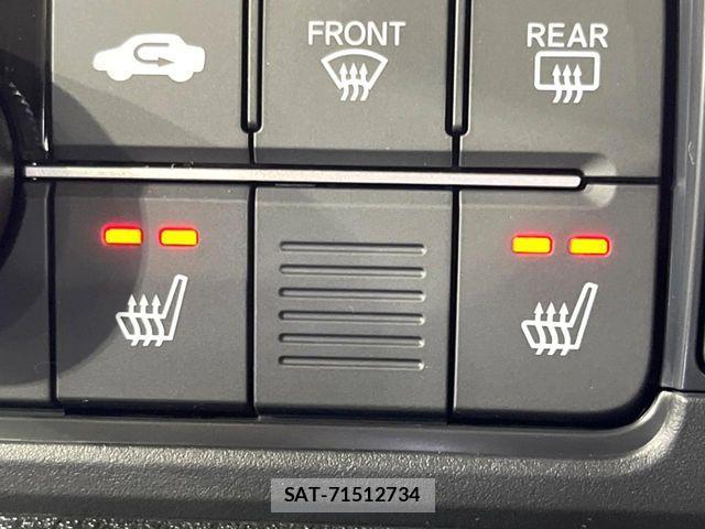 Honda N BOX CUSTOM 2026-08 8686106-3