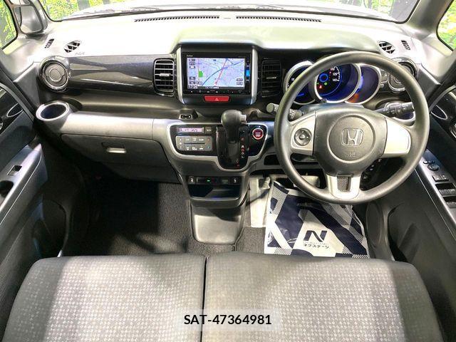 Honda N BOX CUSTOM 2017-02 8686144-1