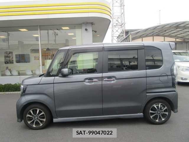 Honda N BOX CUSTOM 2019-08 8744698-9