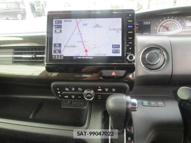 Honda N BOX CUSTOM 2019-08 8744698-11
