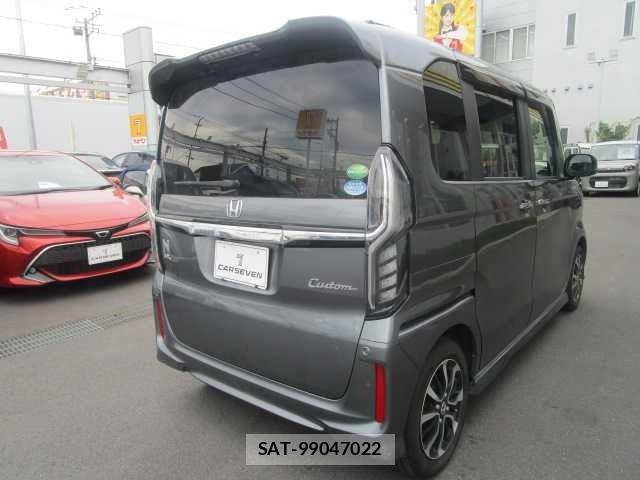 Honda N BOX CUSTOM 2019-08 8744698-6