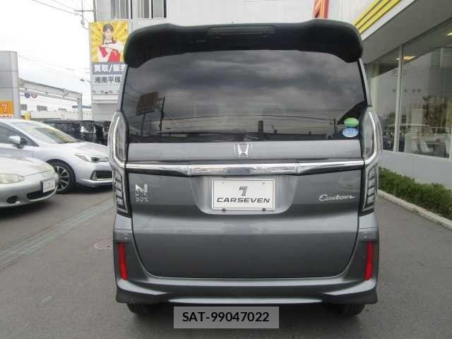 Honda N BOX CUSTOM 2019-08 8744698-7