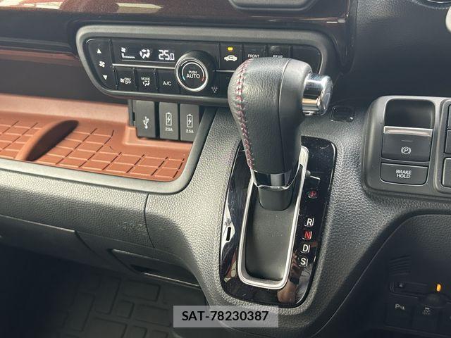 Honda N BOX CUSTOM 2022-02 8744625-13