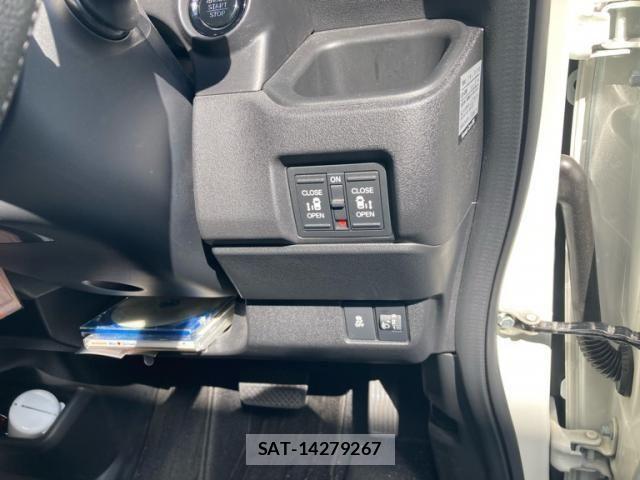 Honda N BOX CUSTOM 2023-11 8744615-12