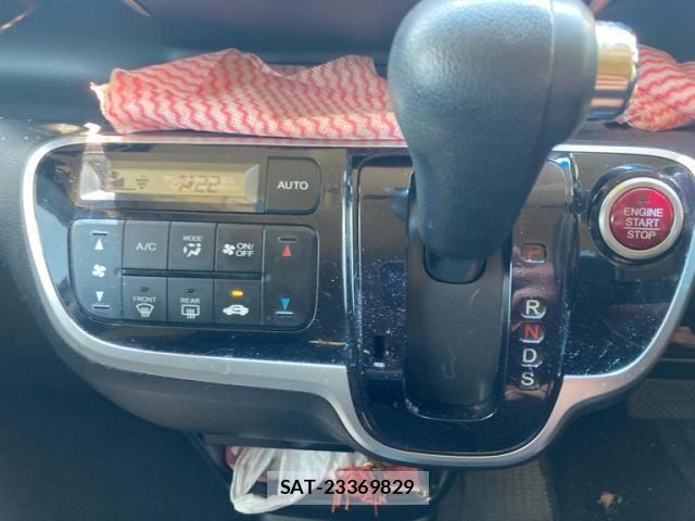 Honda N BOX CUSTOM 2016-05 8744717-15