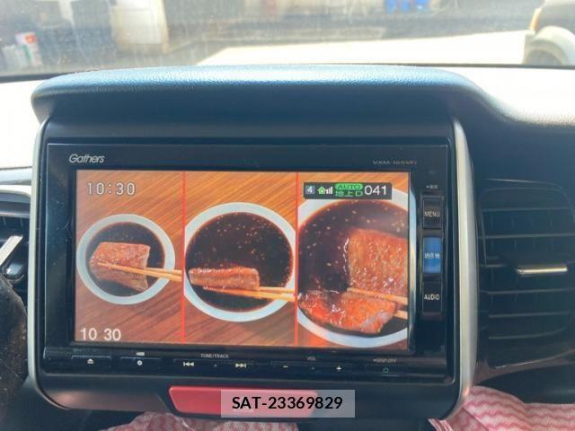 Honda N BOX CUSTOM 2016-05 8744717-18