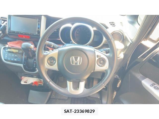 Honda N BOX CUSTOM 2016-05 8744717-19