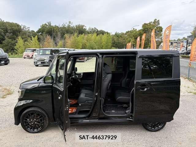 Honda N BOX CUSTOM 2022-02 8744658-6