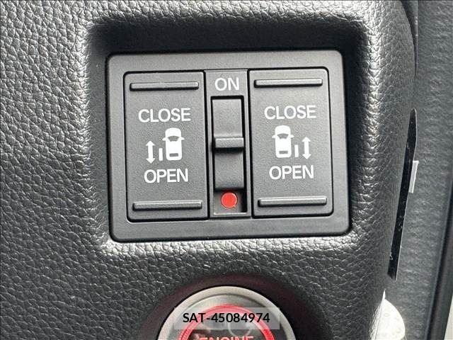 Honda N BOX CUSTOM 2023-10 8744629-20