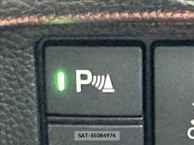 Honda N BOX CUSTOM 2023-10 8744629-25