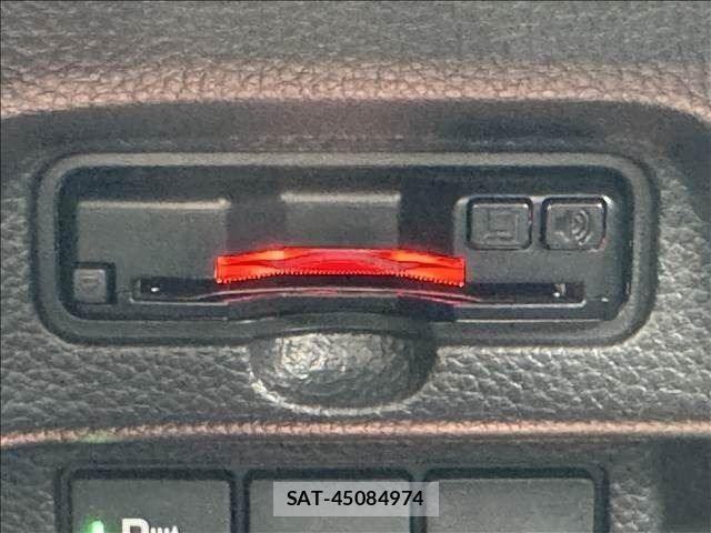 Honda N BOX CUSTOM 2023-10 8744629-27