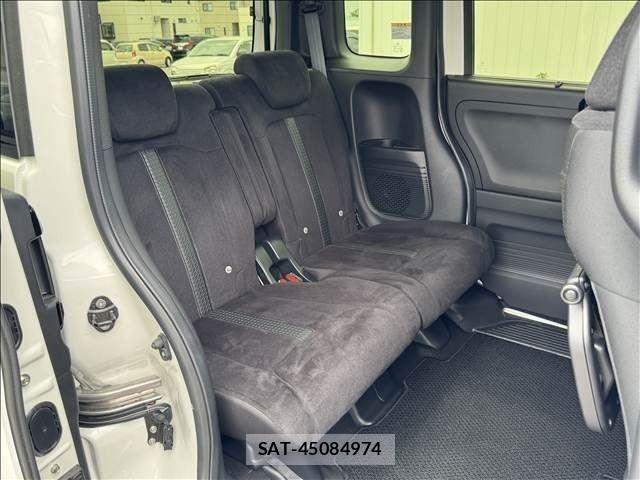 Honda N BOX CUSTOM 2023-10 8744629-8