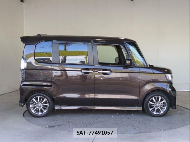 Honda N BOX CUSTOM 2018-03 8744685-17