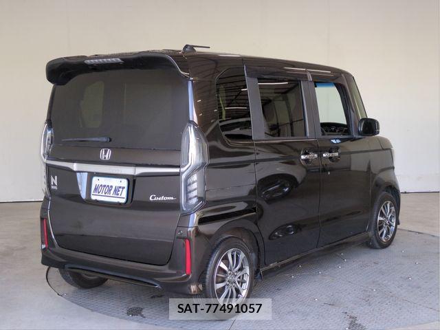 Honda N BOX CUSTOM 2018-03 8744685-1