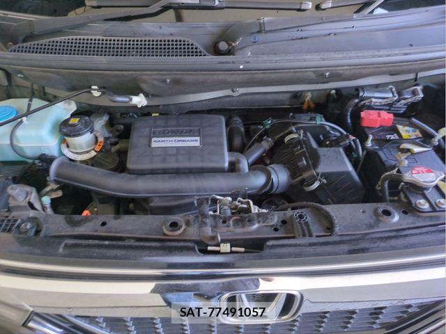 Honda N BOX CUSTOM 2018-03 8744685-26