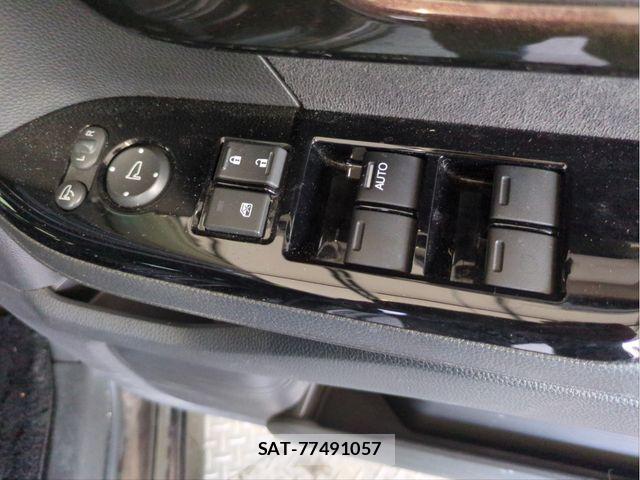 Honda N BOX CUSTOM 2018-03 8744685-28