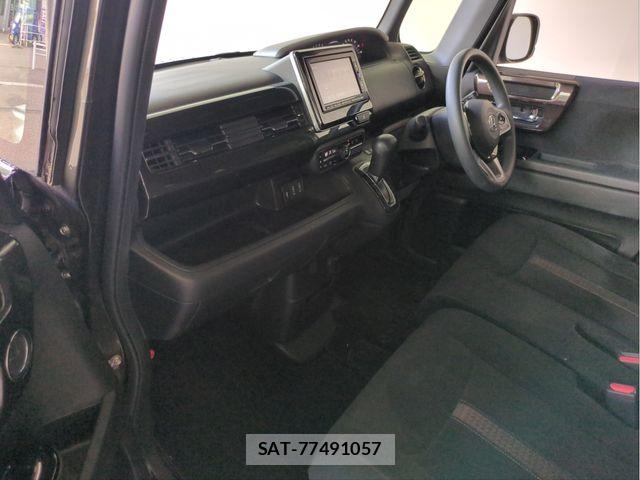 Honda N BOX CUSTOM 2018-03 8744685-2