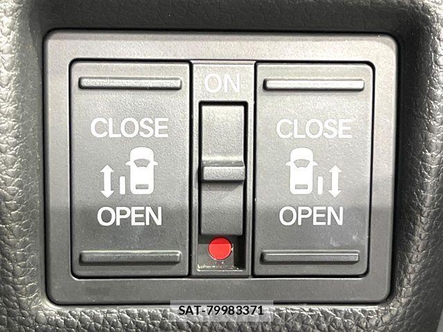 Honda N BOX CUSTOM 2018-03 8744677-4
