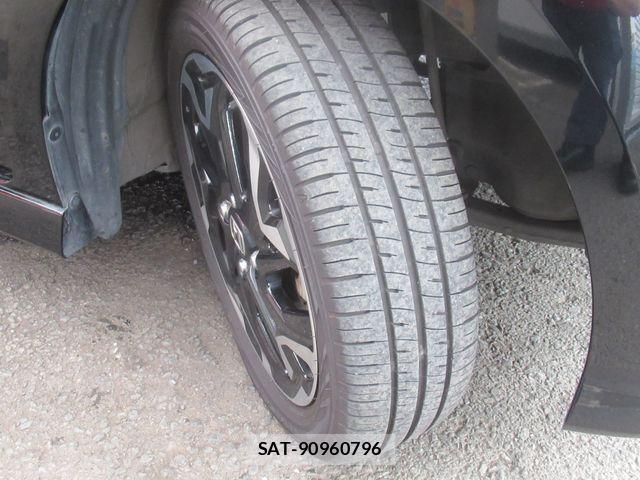 Honda N BOX CUSTOM 2019-05 8744666-14