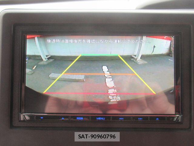 Honda N BOX CUSTOM 2019-05 8744666-16