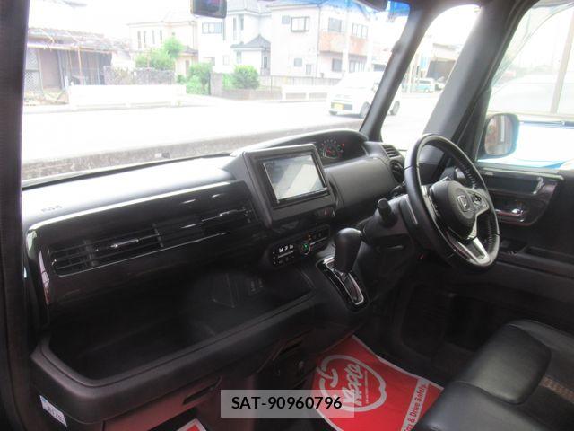 Honda N BOX CUSTOM 2019-05 8744666-5