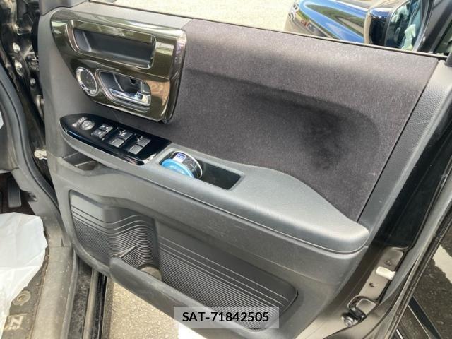 Honda N BOX CUSTOM 2020-03 8744692-10